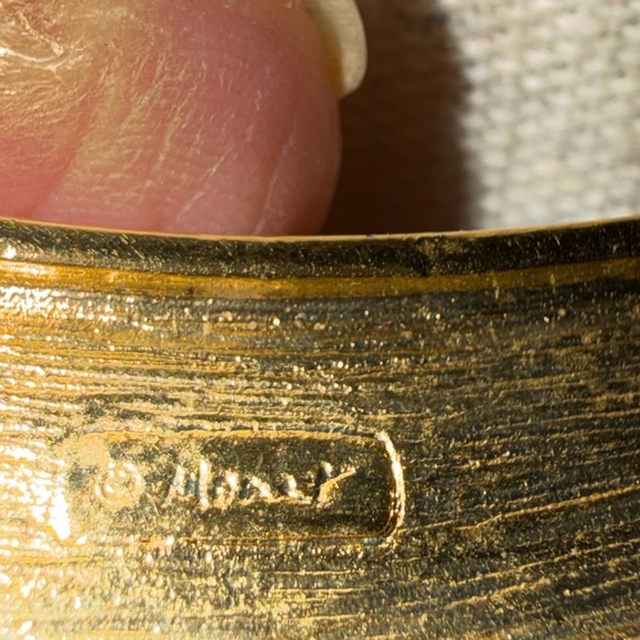 Monet Vintage Gold-tone Necklace Red & Blue Enameled Articulated Center Piece. - Picture 6 of 6